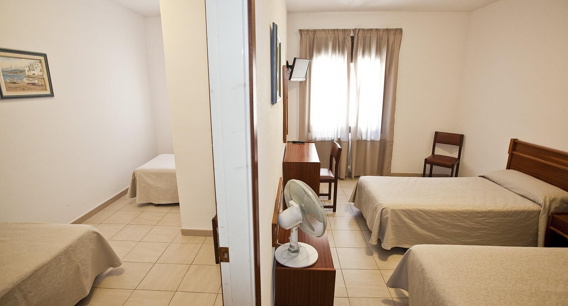 Habitació familiar dos llits matrimoni Hotel Beri