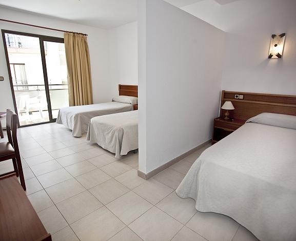 Triple room with three beds Hotel Beri